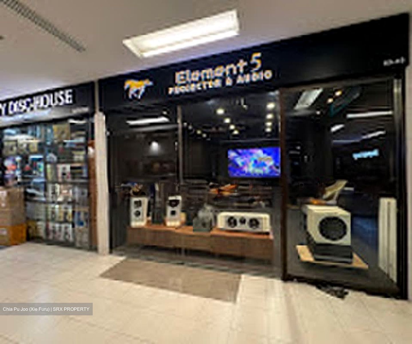 The Adelphi (D6), Retail #575884181